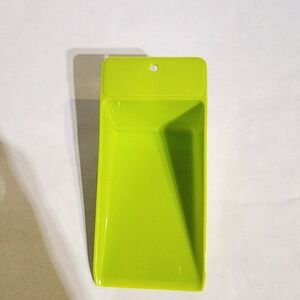 ☀️‎ Tupperware Apple Green Scoop 1452 Wedge Shaped